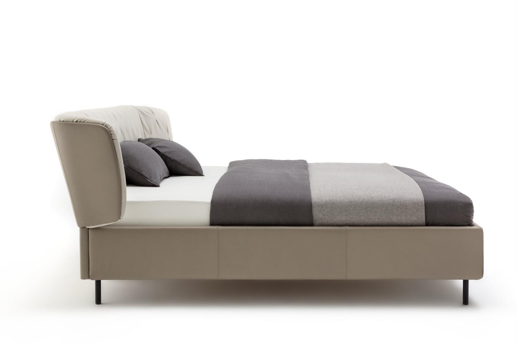 Leather double bed | 1600 Sono by Rolf Benz