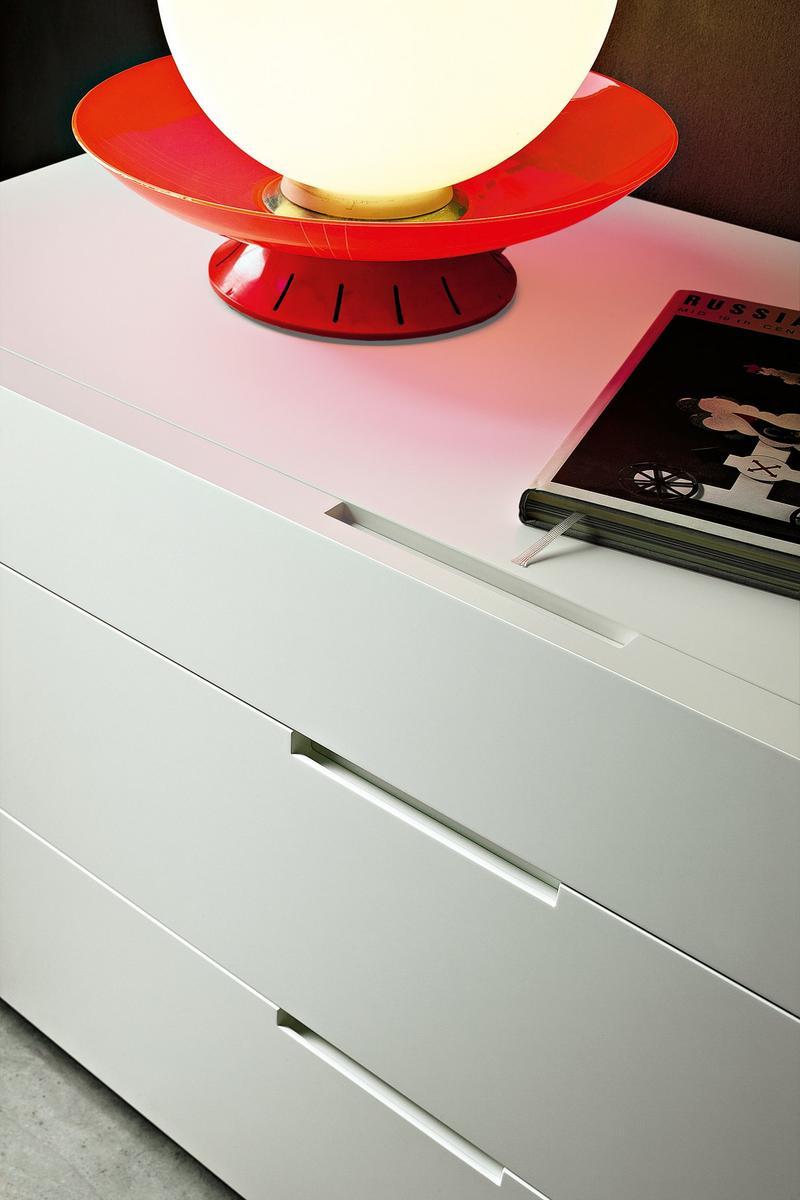 Lacquered dresser | Flin by Lema