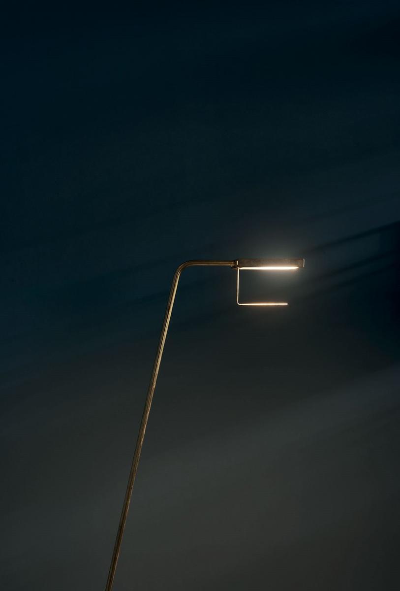 LED adjustable metal floor lamp | Blade by Baxter