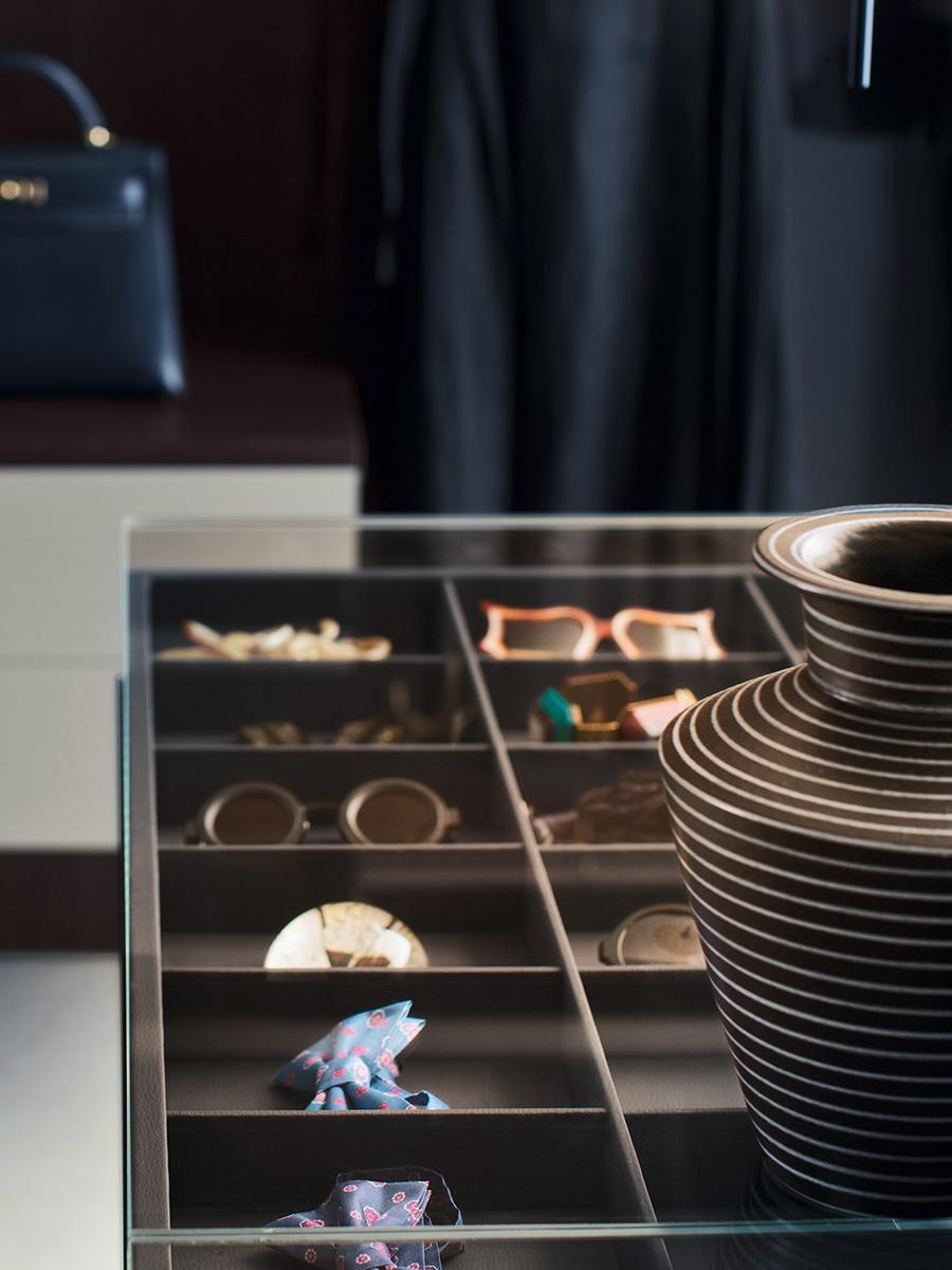 Wooden walk-in wardrobe | Island by Pianca