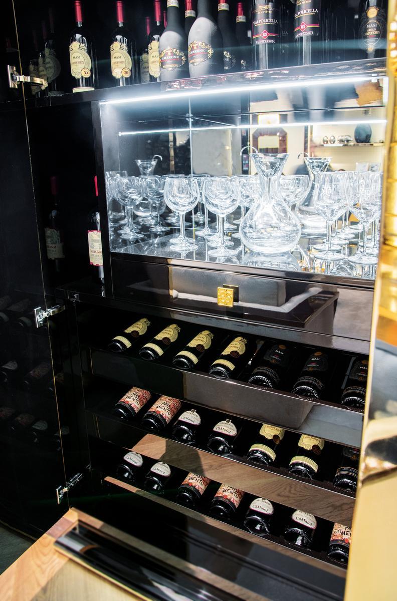 Ebony bar cabinet with integrated lighting | Concorde by Bruno Zampa