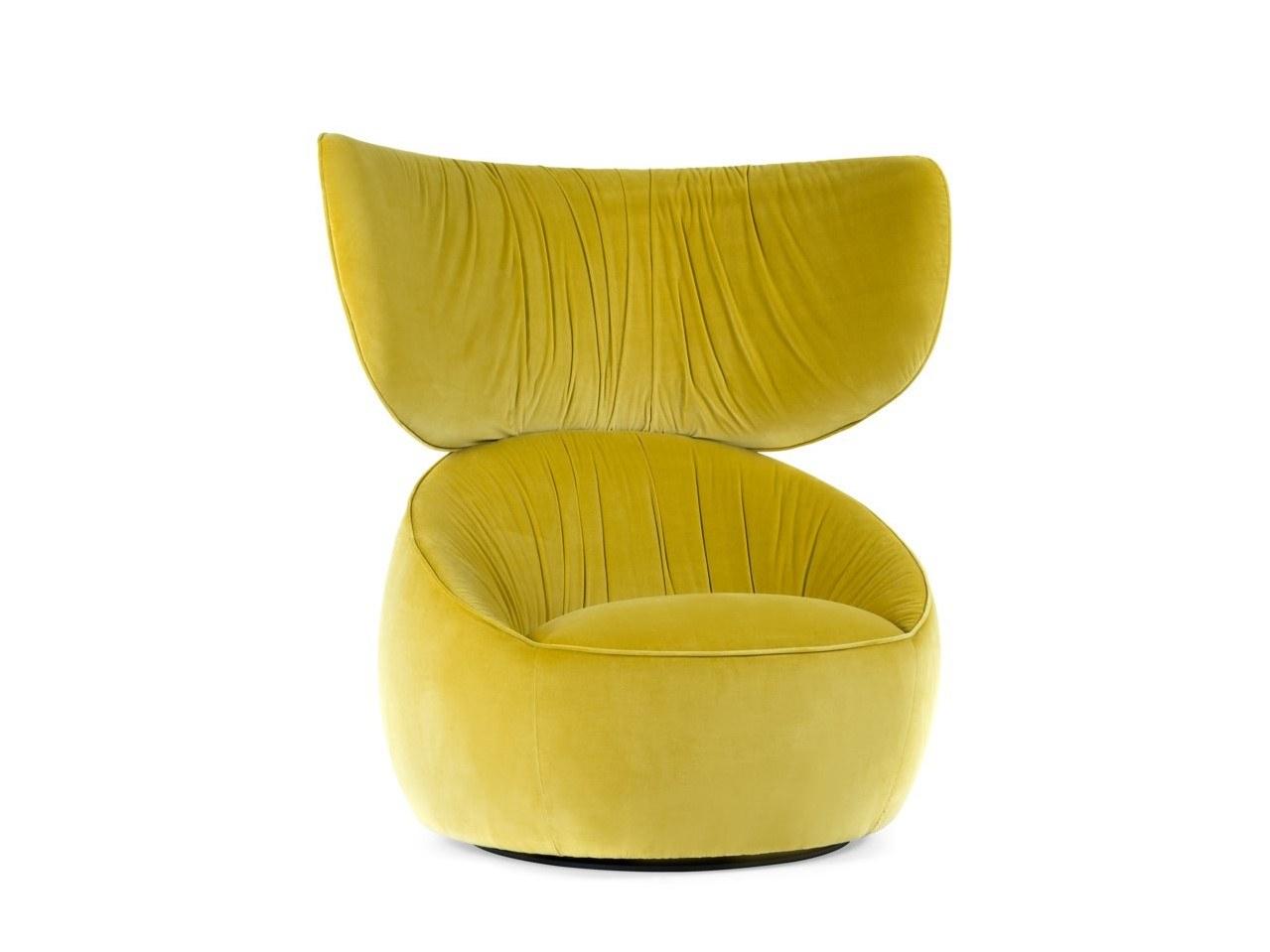 Upholstered high-back armchair | Hana Wingback by Moooi