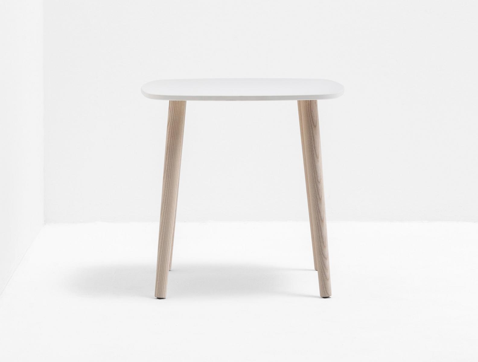 Low square wooden bistro side table | Malmö Mlt_50x50x48 by Pedrali