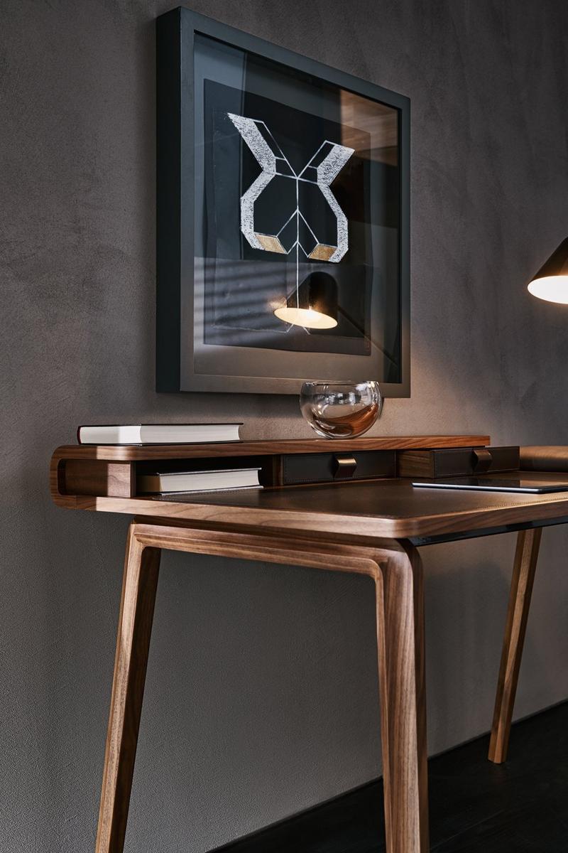 Wooden writing desk with drawers | Note by Molteni