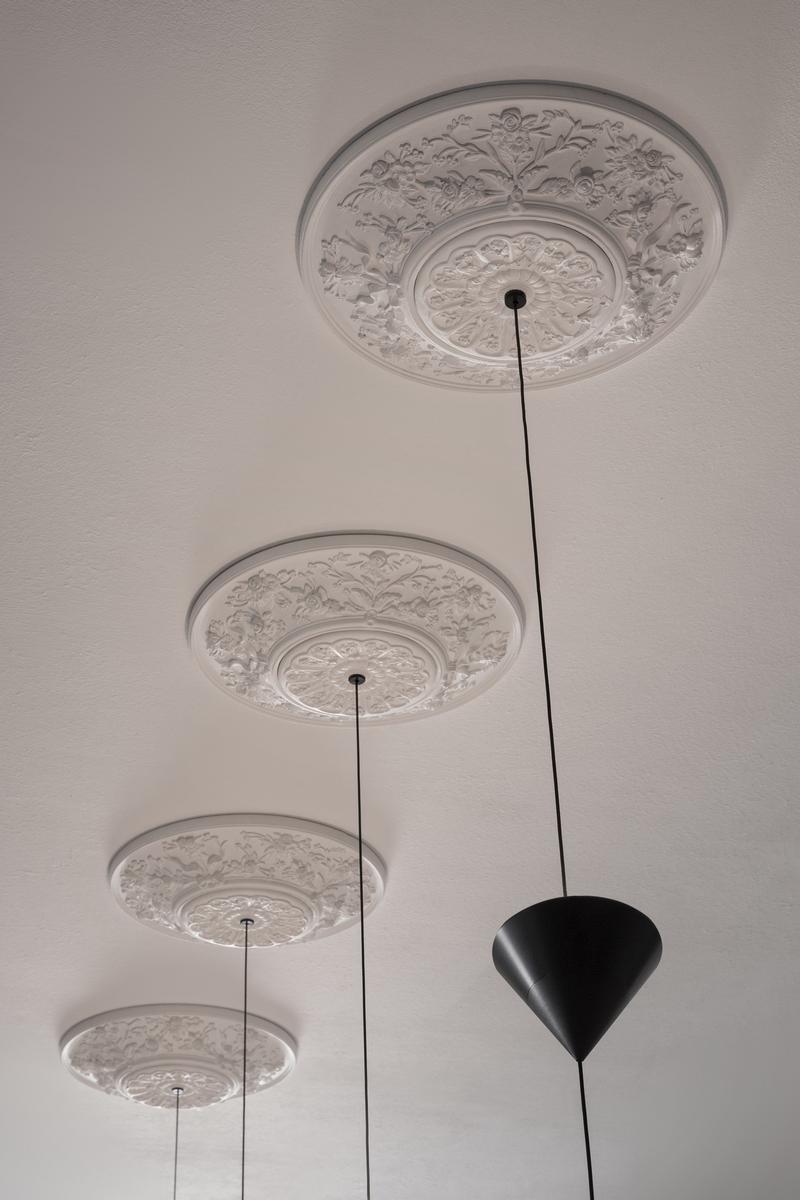 LED plaster and aluminium pendant lamp | Moonbloom by Karman