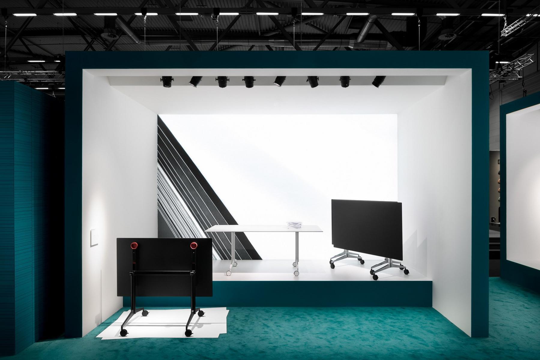 Folding rectangular metal table with casters | Ypsilon Tilting by Pedrali