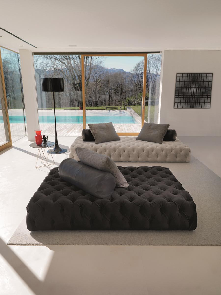 Tufted day bed | Rollking by Desiree