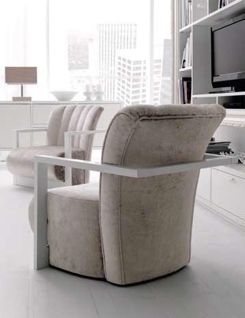 Upholstered armchair with armrests | Leon by Corte Zari
