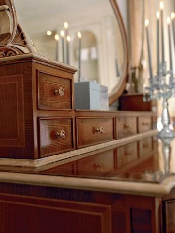 Custom wooden walk-in wardrobe | Romanza by Martini interiors