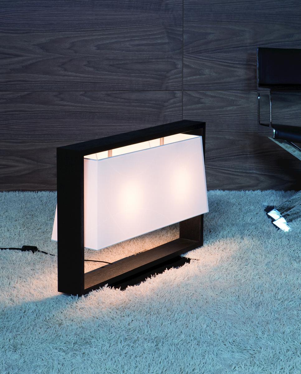 Oak table lamp | Frame by Contardi