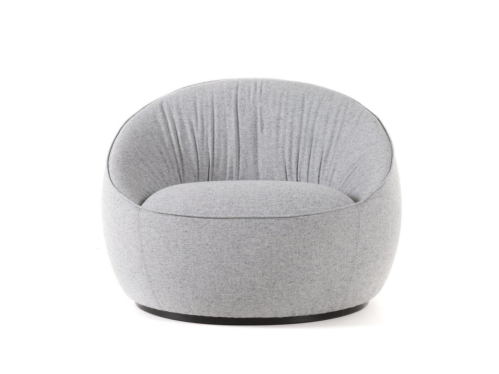 Swivel upholstered armchair | Hana Swivel by Moooi