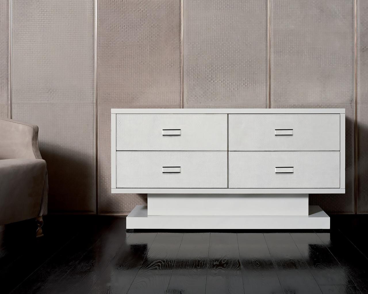 Leather chest of drawers in a luxury style | Parigi by Rugiano