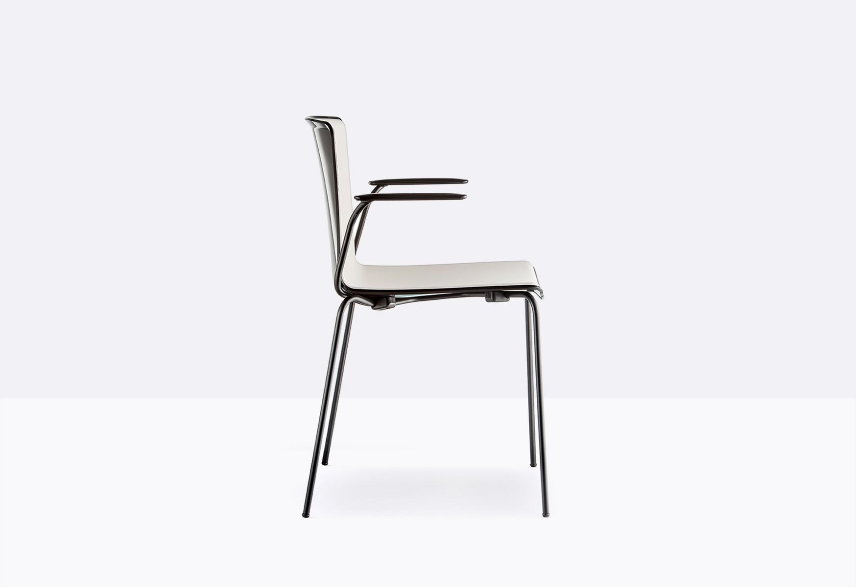 Stackable plastic restaurant chair with armrests | Tweet 895 by Pedrali