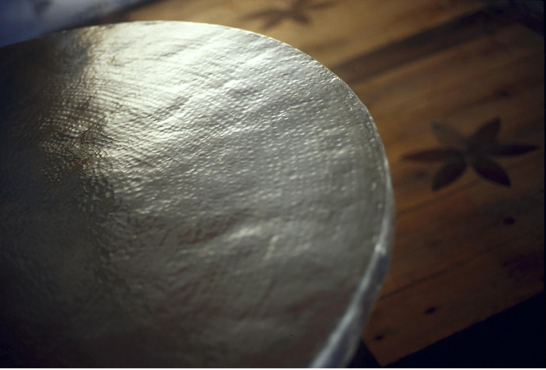 Round brass table | Cairo by Baxter