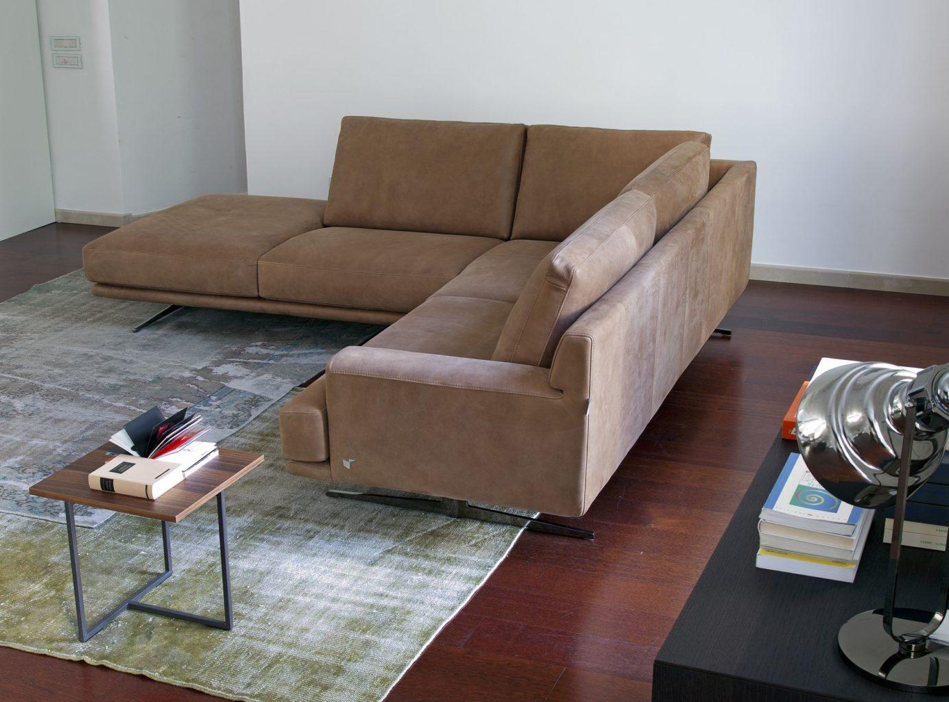 Modular velvet sofa | Cosmo by Calia Italia