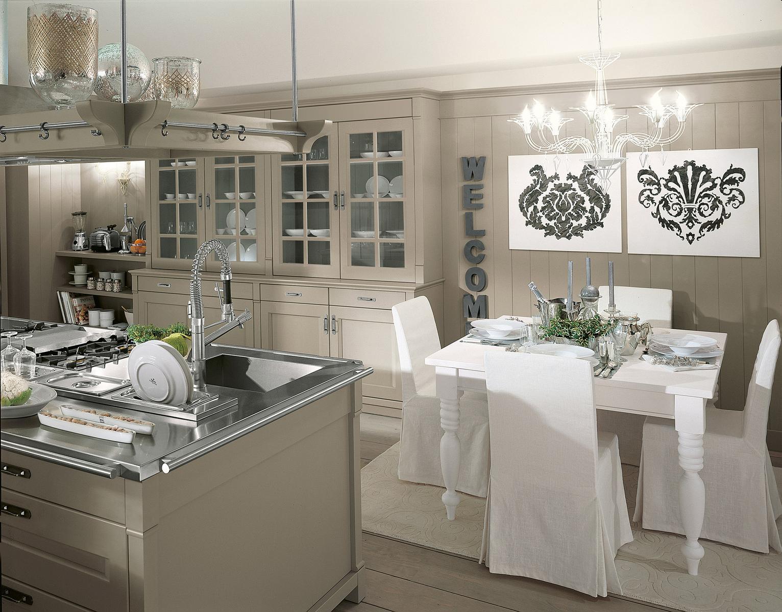 Solid wood kitchen with island  with handles Minacciolo English Mood