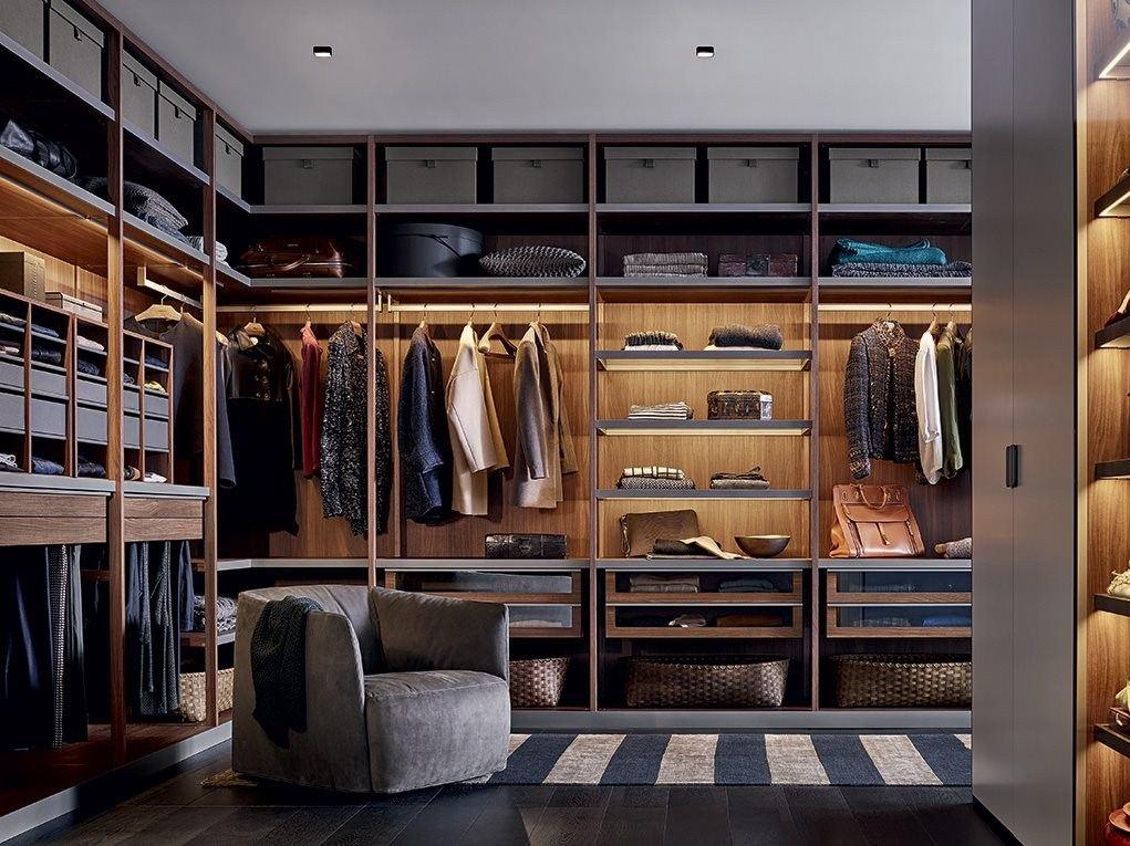 Sectional wooden walk-in wardrobe | Senzafine by Poliform