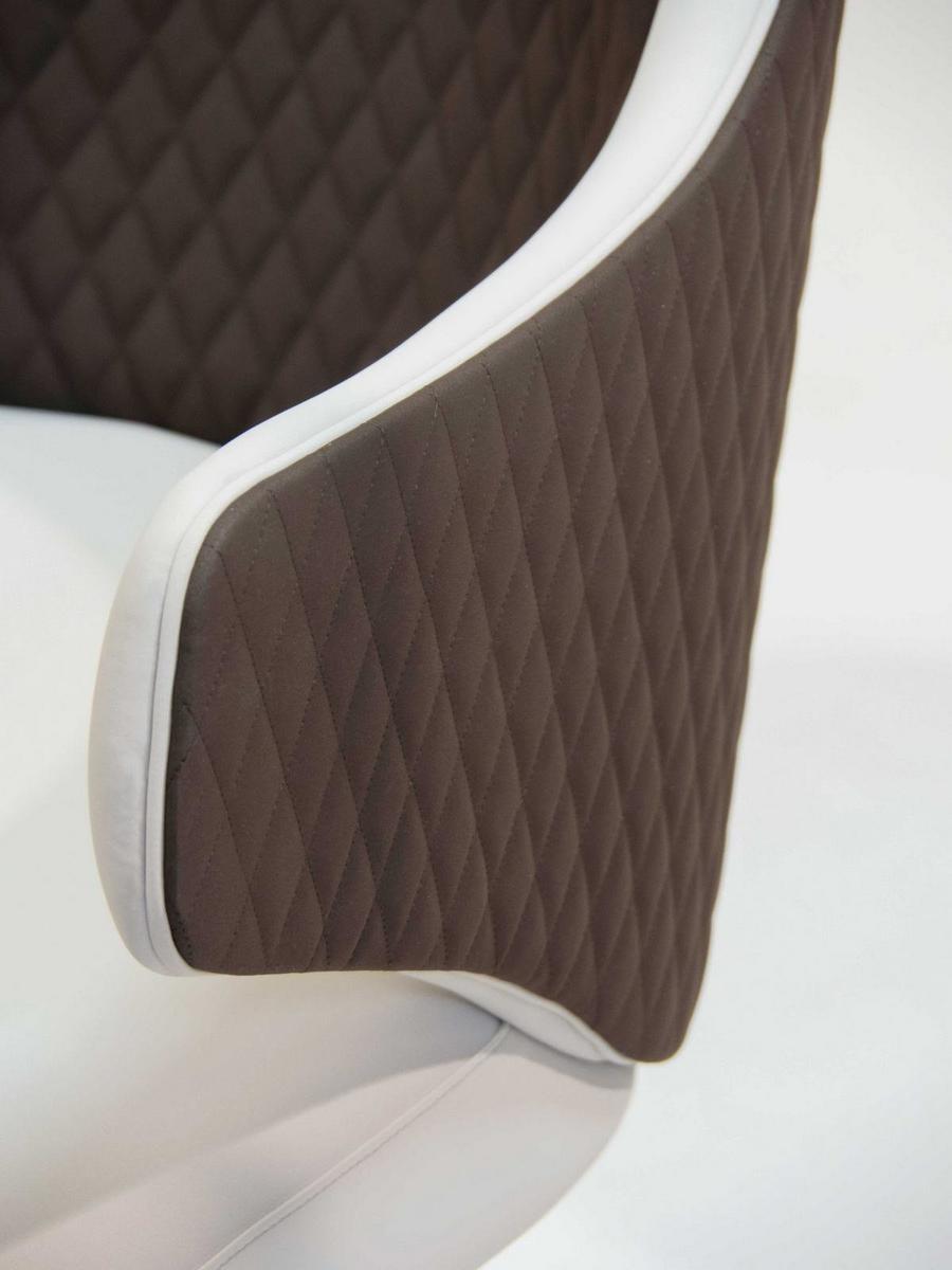 Swivel leather executive chair with 5-spoke base | Diva Office Xl by Capital Collection