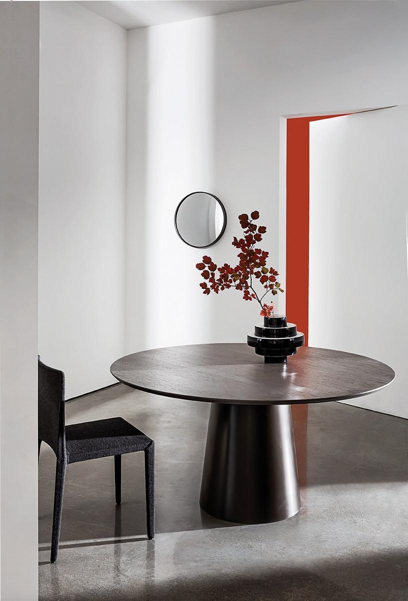 Round glass table | Totem by Sovet
