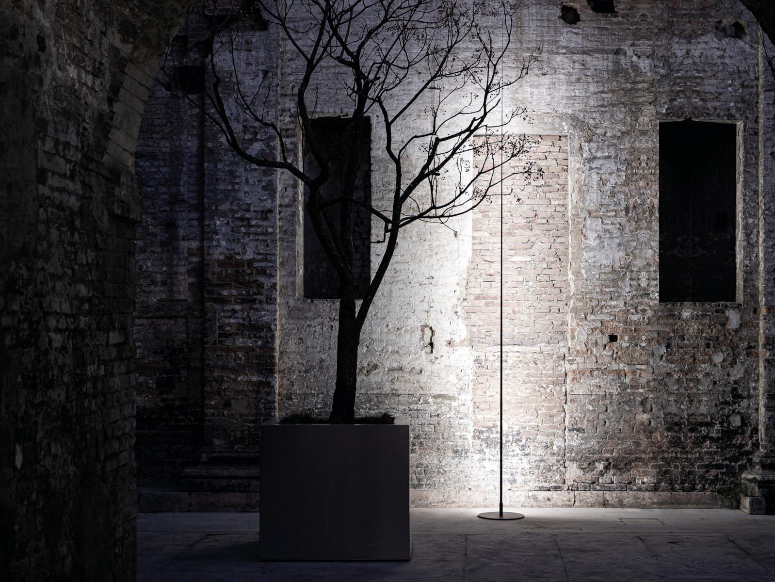 LED glass-fibre and metal floor lamp | Origine Outdoor by Davide Groppi