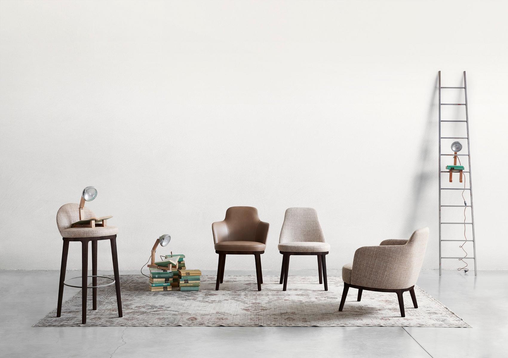 Upholstered leather chair with armrests | Lucylle by Lema