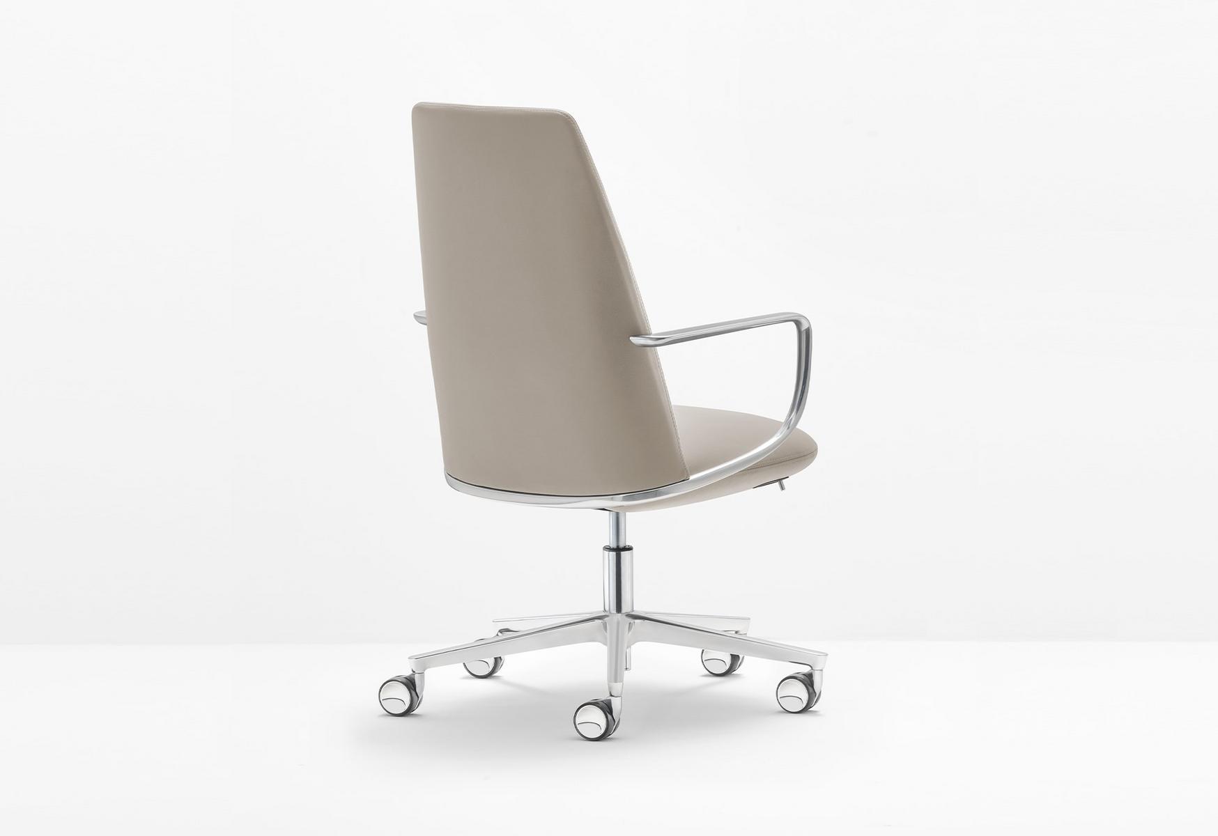 Executive chair with 5-spoke base | Elinor 3755 by Pedrali