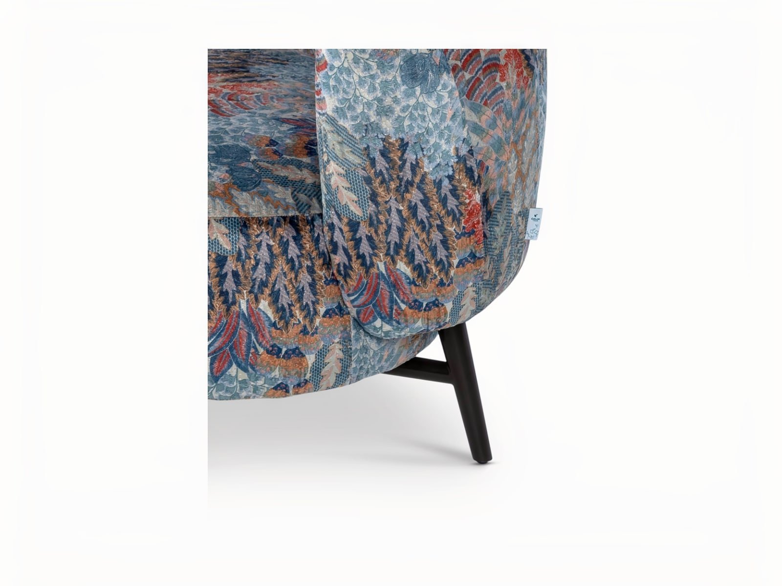 The Drusilla easy chair combines 70's style with comfort, featuring an egg-shaped design and a cozy backrest for relaxed arm support. | Drusilla by Calia Italia