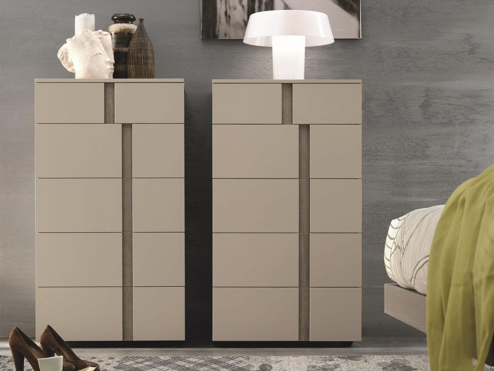 Wooden chest of drawers with integrated handles | Athena by Tomasella