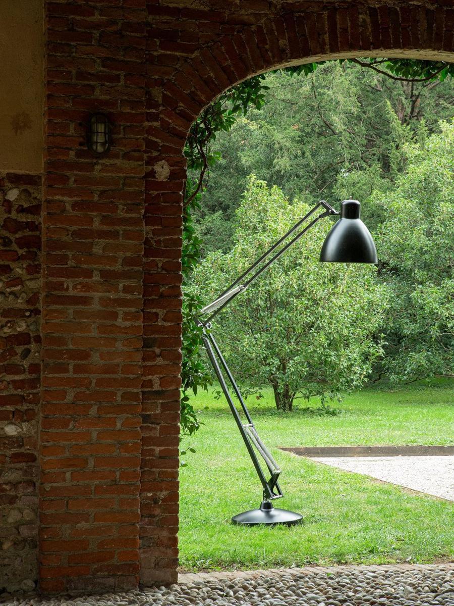 LED adjustable aluminium floor lamp | Jj Big Floor Outdoor by Leucos