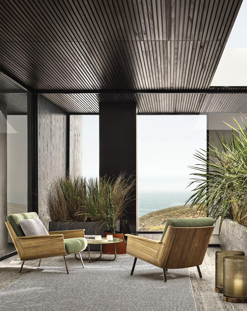 Garden armchair with armrests | Daiki Outdoor by Minotti