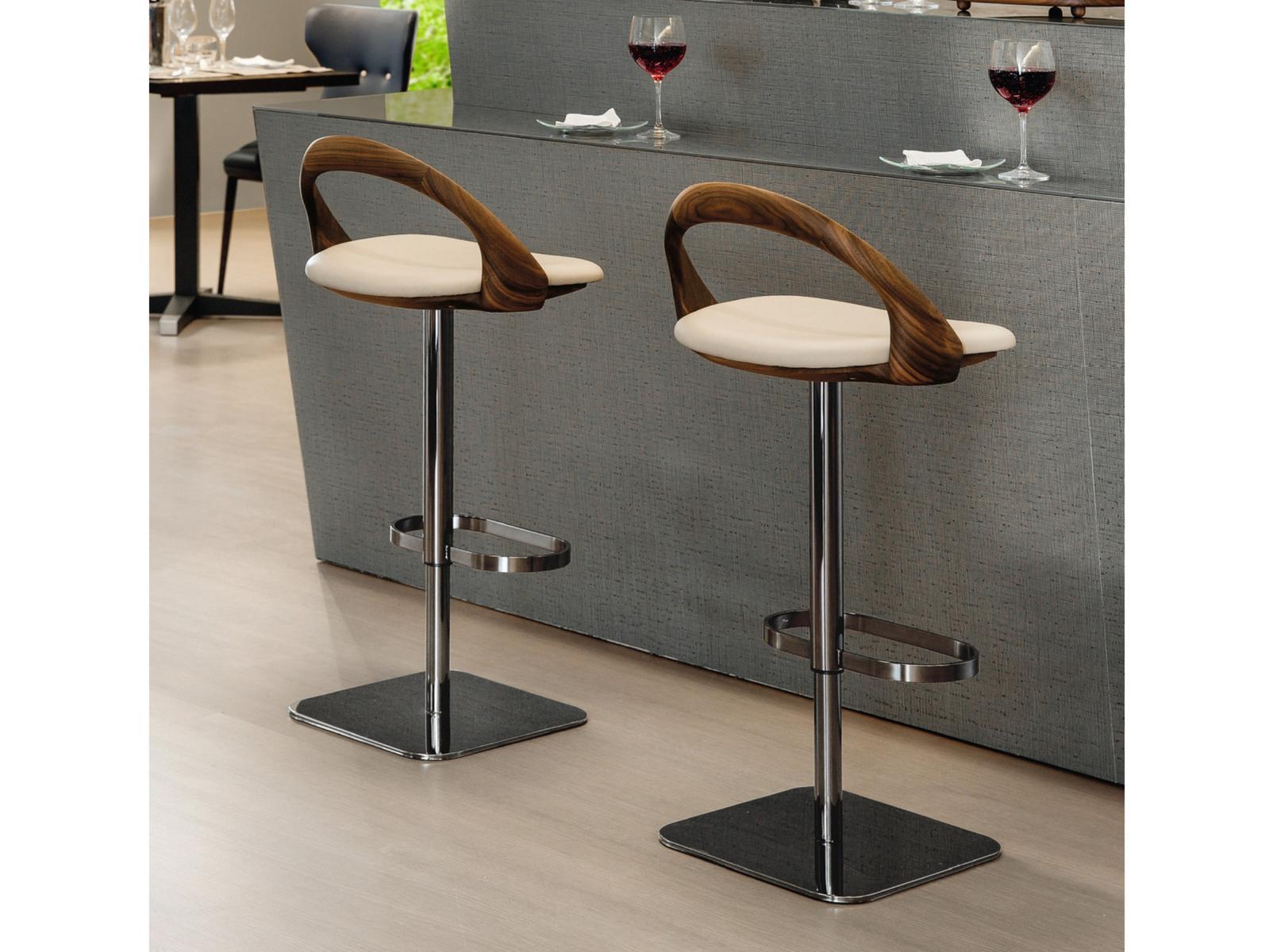 Swivel metal stool with back in walnut | Ester by Porada