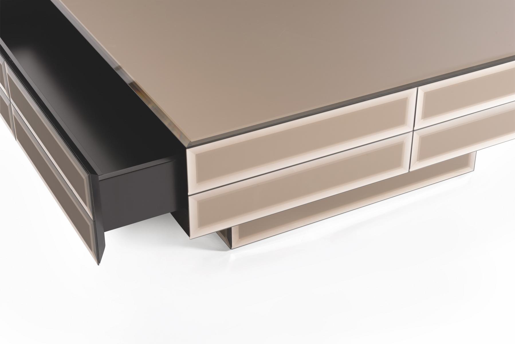 Low square mirrored glass coffee table | Woody by Visionnair