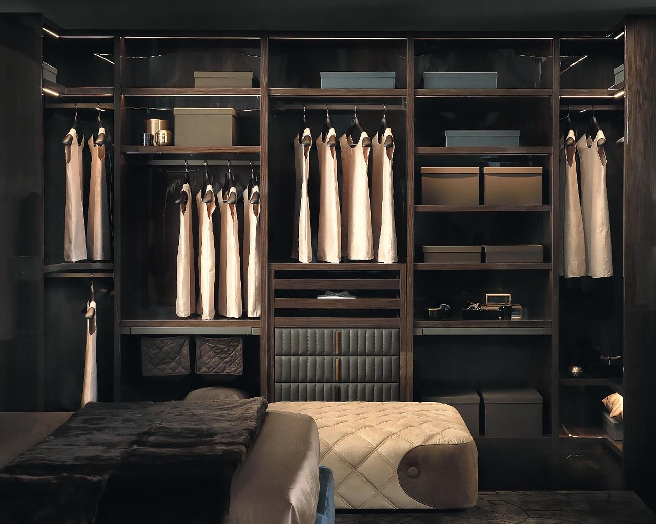 Modular wood walk-in closet | Bytheway by Daytona