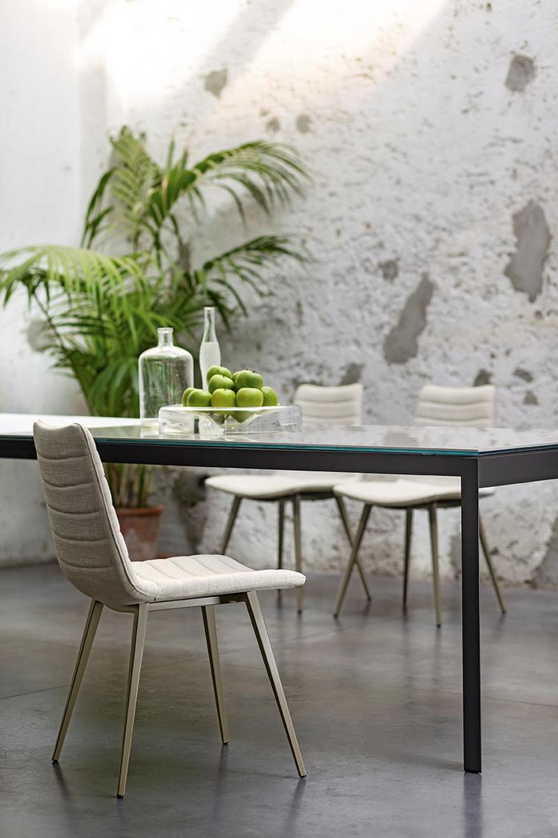 Upholstered fabric chair | Cover Q by Midj