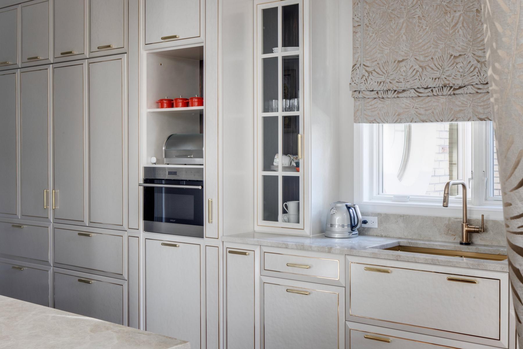 Wooden kitchen with island Martini interiors Chicago - North Shore