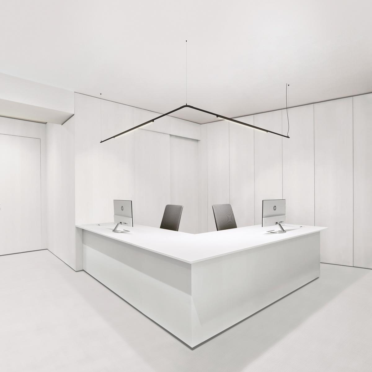 LED Anodized aluminium track-Light | Minimal Track Suspension by Arkoslight