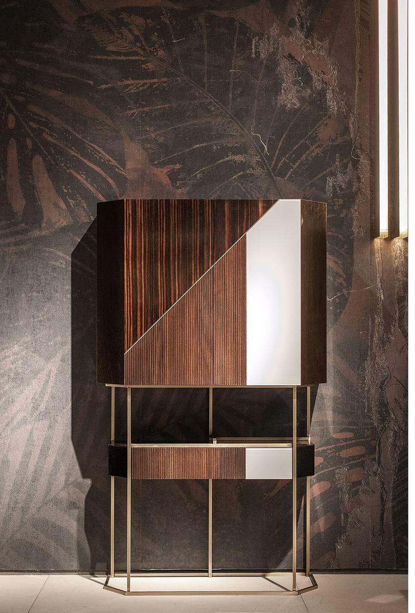 Wooden bar cabinet | Wireframe by Baxter