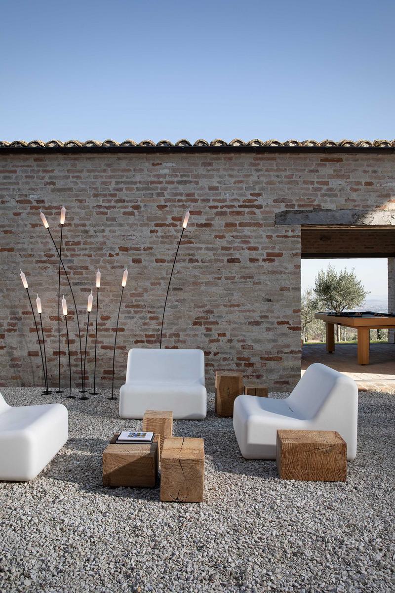 LED aluminium floor lamp | Nilo by Karman