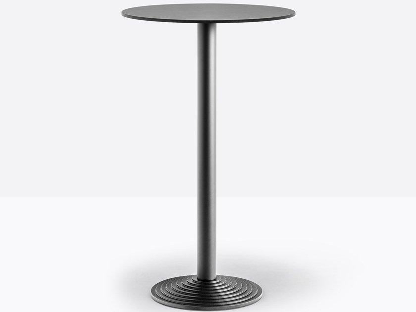 Round metal table | Step by Pedrali