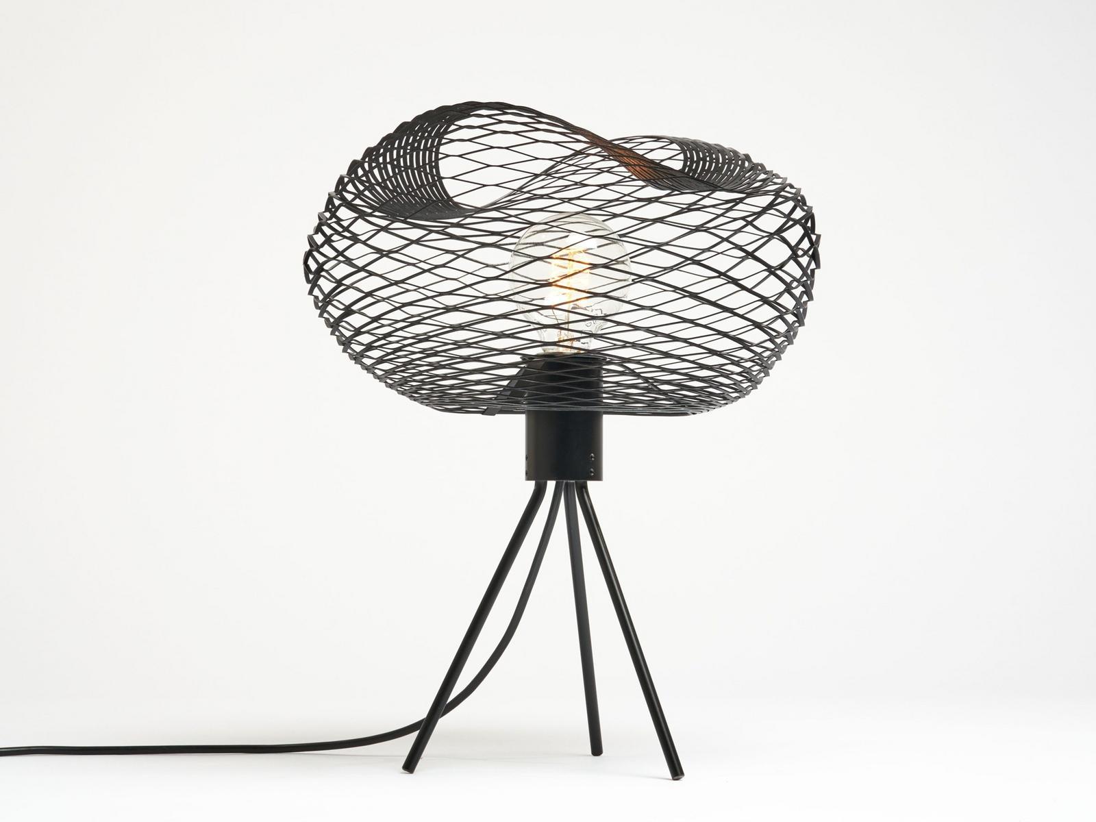 Direct light iron table lamp | Net by Zava