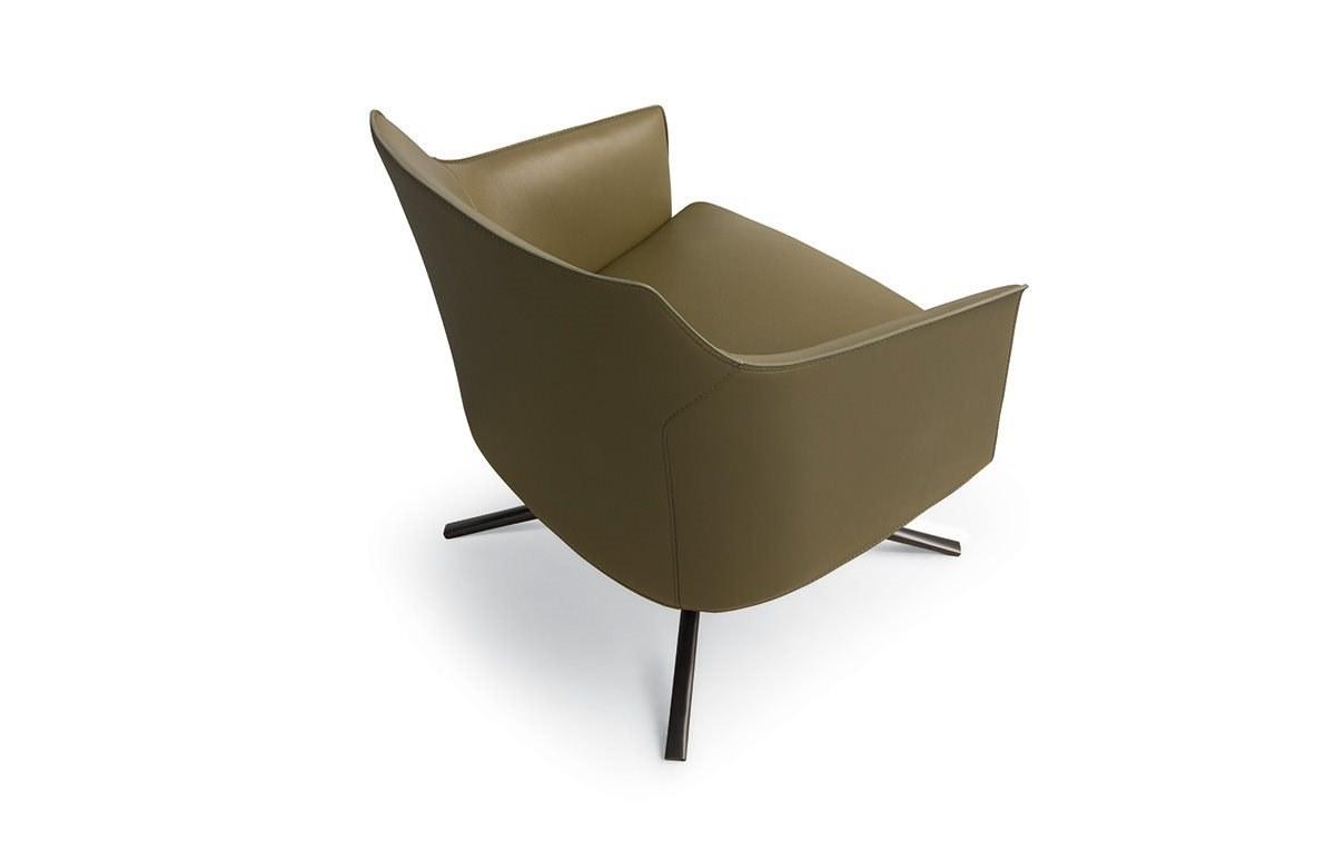 Swivel tanned leather armchair with armrests | Stanford by Poliform