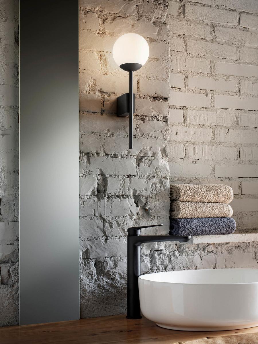 LED metal wall lamp | La Pallina Ap by Olev