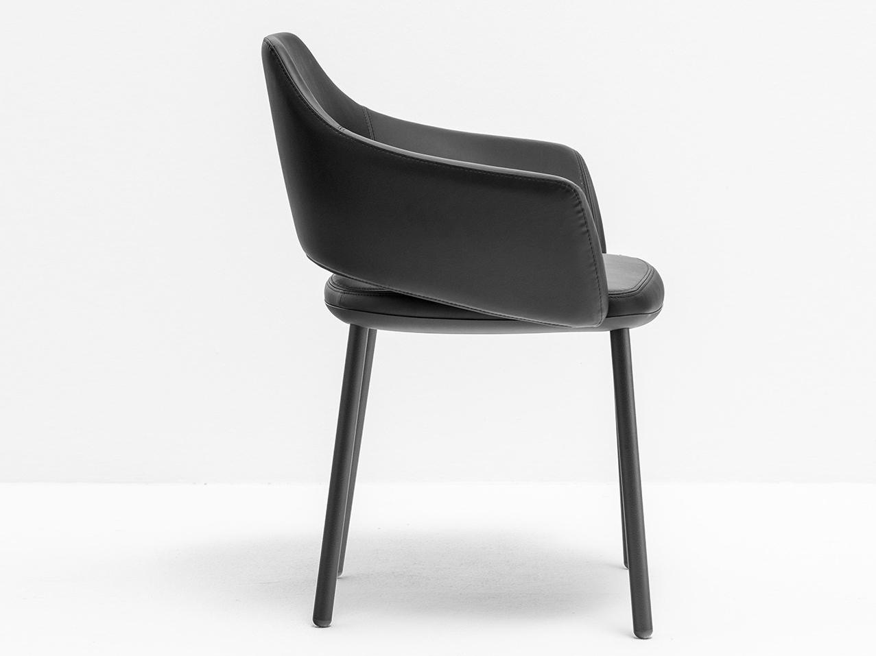 Upholstered leather chair with armrests | Vic 646 by Pedrali