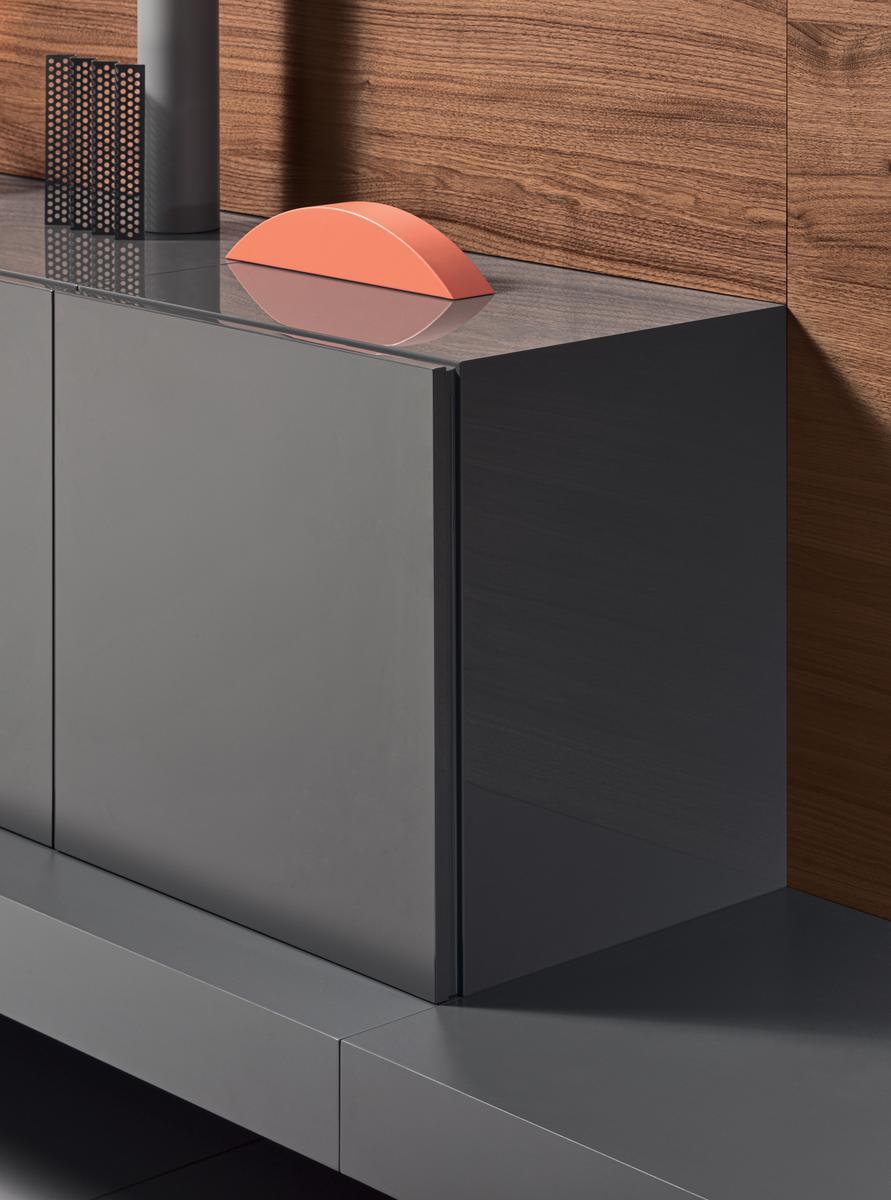 Sectional wooden storage wall | People 02 by Pianca