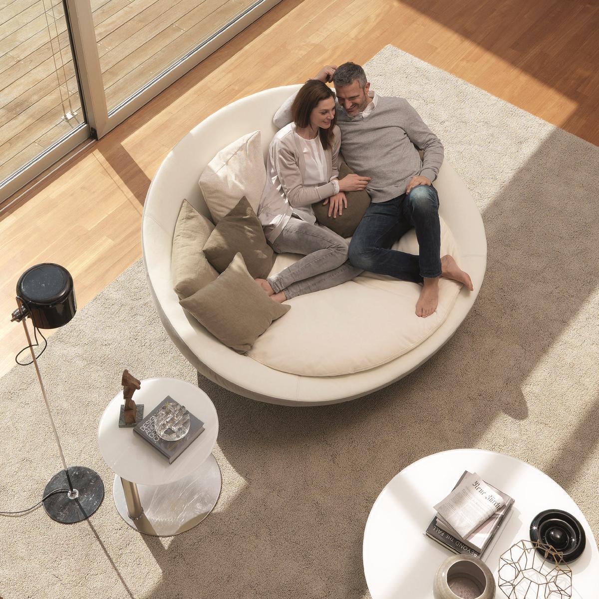 Curved sofa | Lacoon Island by Desiree