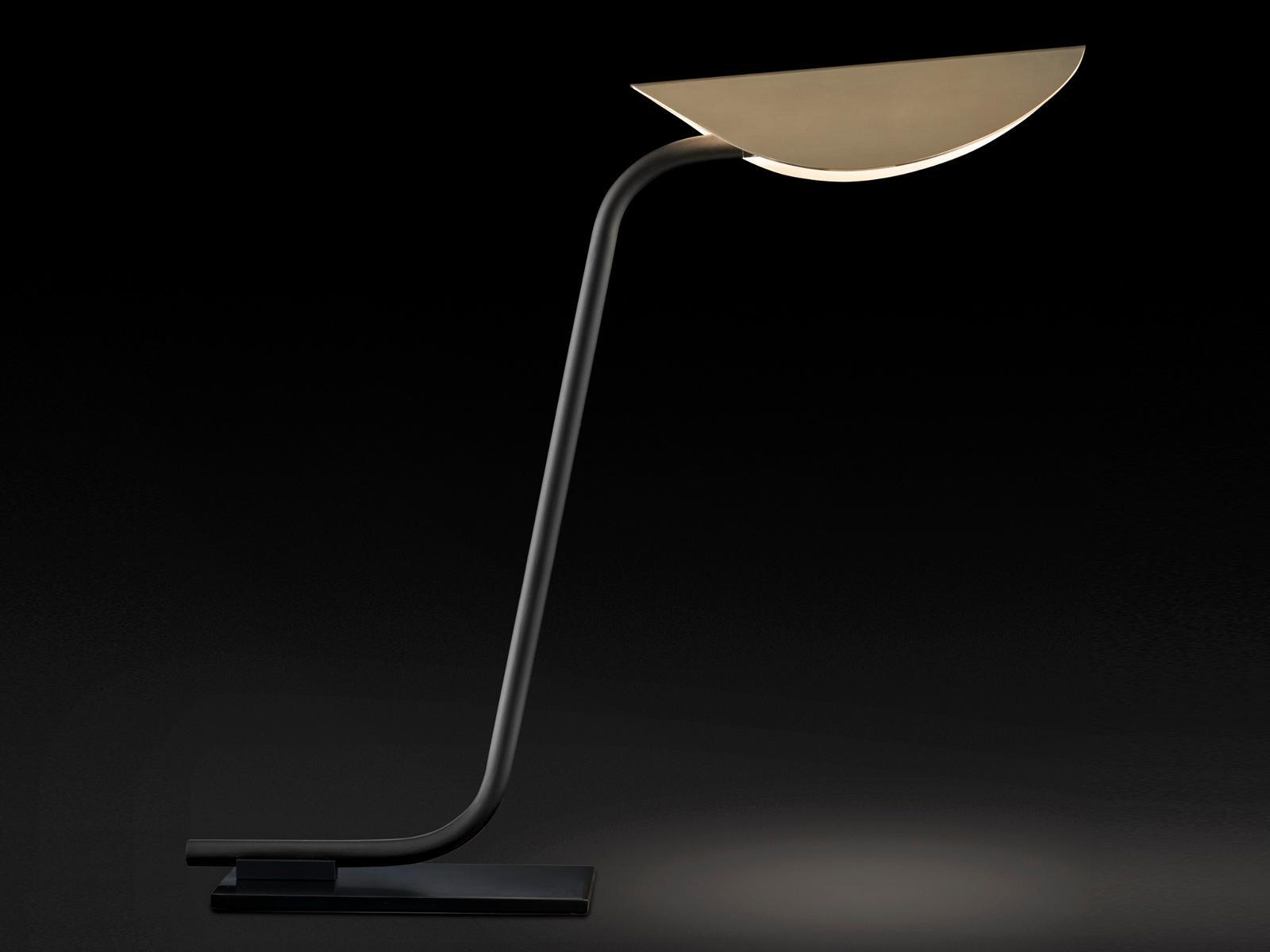 LED metal table lamp | Plume - 221 by Oluce