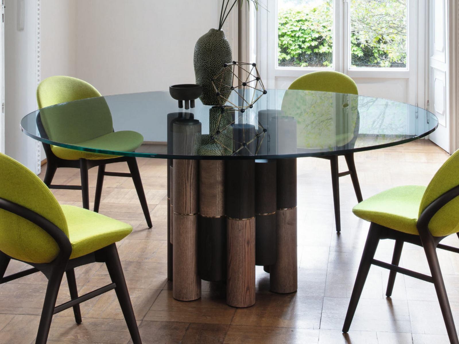 Round solid wood dining table and crystal top | Pilar Mix by Porada