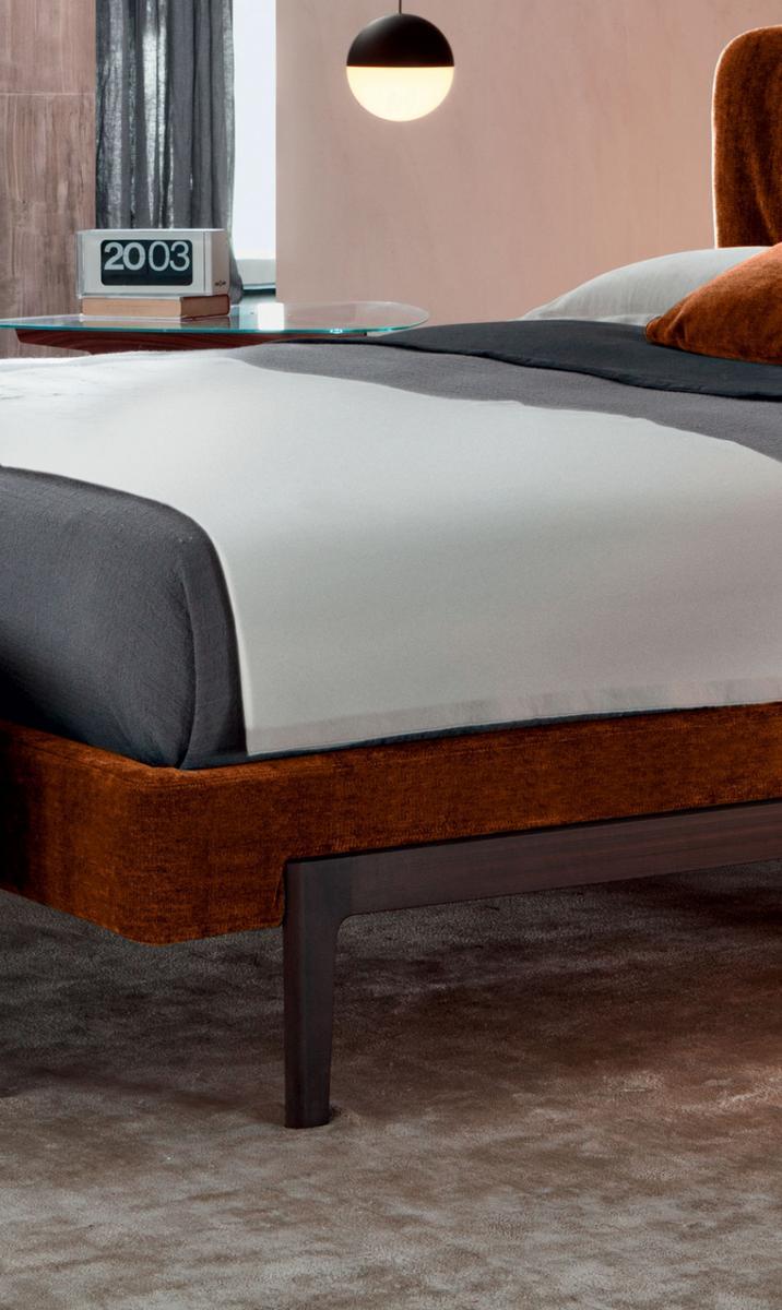 Double bed with upholstered headboard | Fulham by Molteni