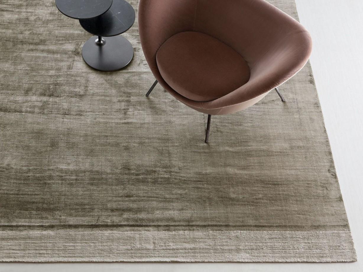 Handmade silk rug | Hem By G.t. Design by Molteni