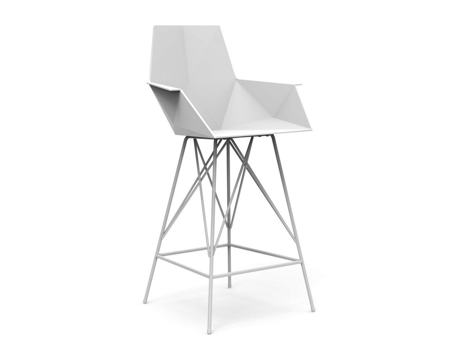 Polypropylene garden stool with armrests | Faz by Vondom
